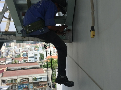 Sửa Chữa Cầu Thang Thoát Hiểm Cống Quỳnh - Quận 1 - HCM